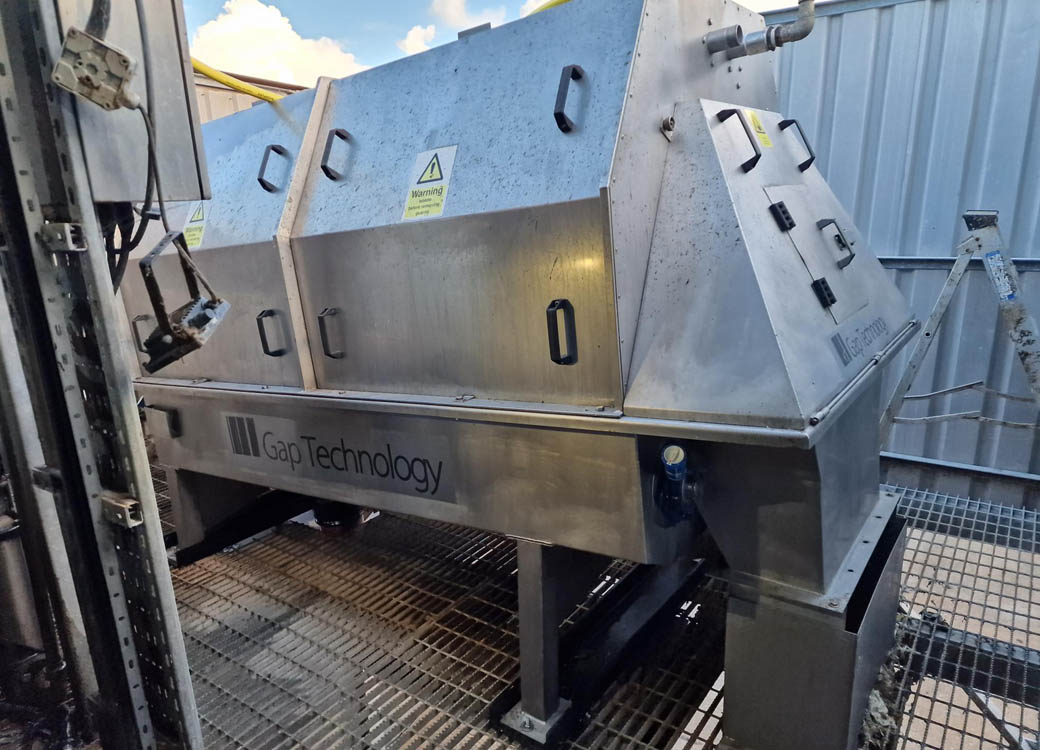 Gaparator IRS 900 x 2000 screening machine for Gressingham Ducks